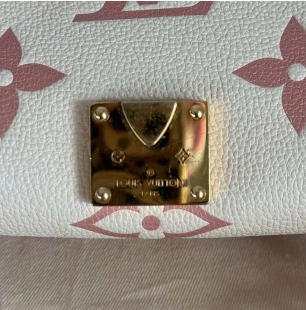 Louis Vuitton Favorite NM Crème Rose Trianon Crossbody Bag